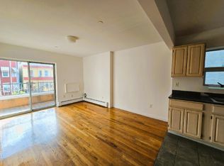34-14 34th St #2, Astoria, NY 11106