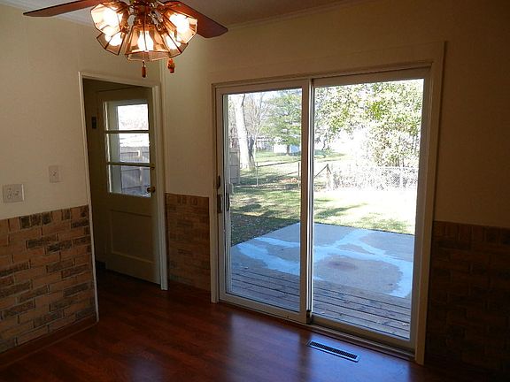 4th image of 2700 Avenue H