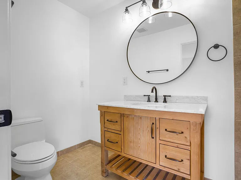 423 McDaniel Dr — Photo 35