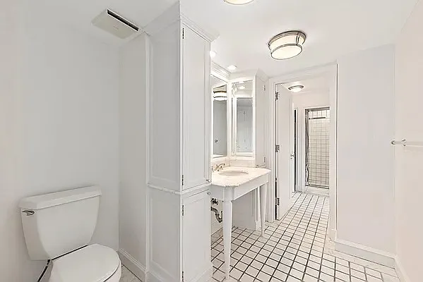 Rented by essential NEW YORK Real Estate | media 60