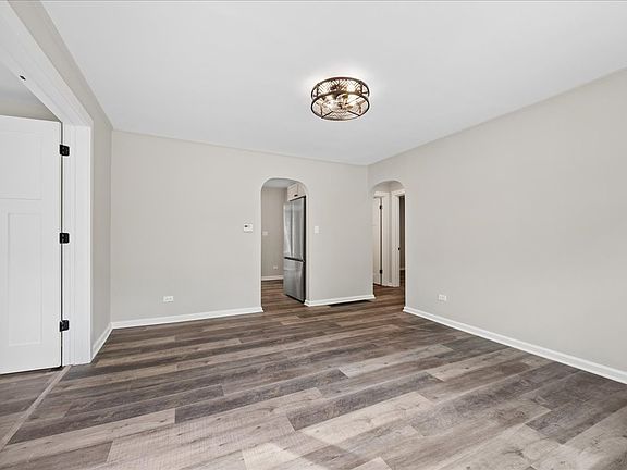 3rd image of 28622 W Edgewood Ave