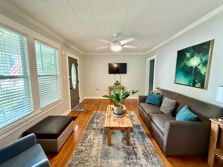 2624 W Desoto St #A — Photo 10