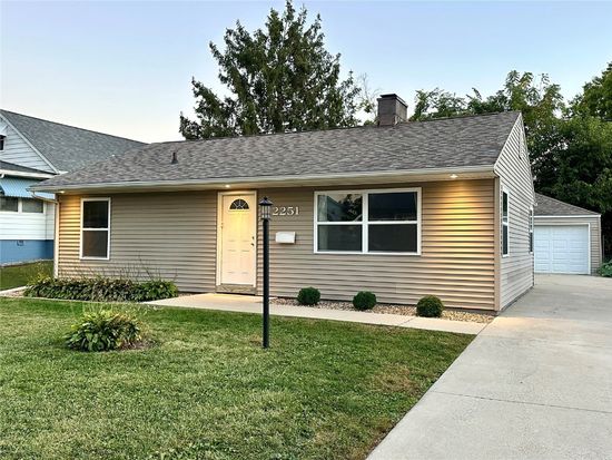 2251 4th Ave, Marion, IA 52302