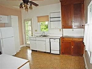 3rd image of 118 Stroud Ave