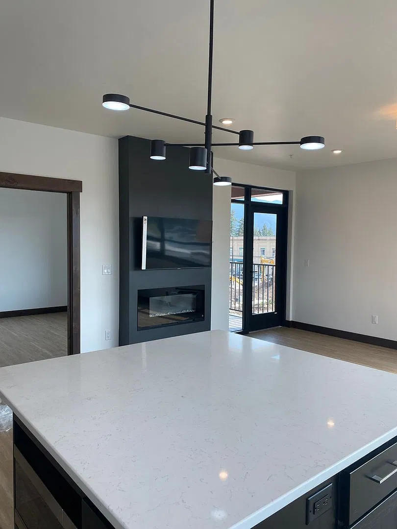 2 bed, 1150 sqft, $2,250 — Photo 3