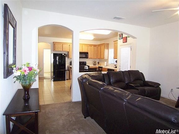 2nd image of 2709 Lindbergh Ln