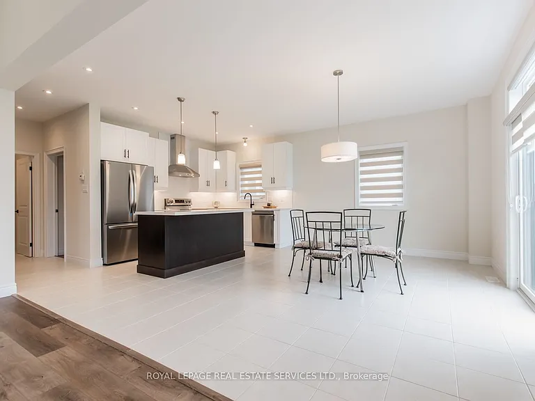 42 Beachwalk Cres — Photo 10
