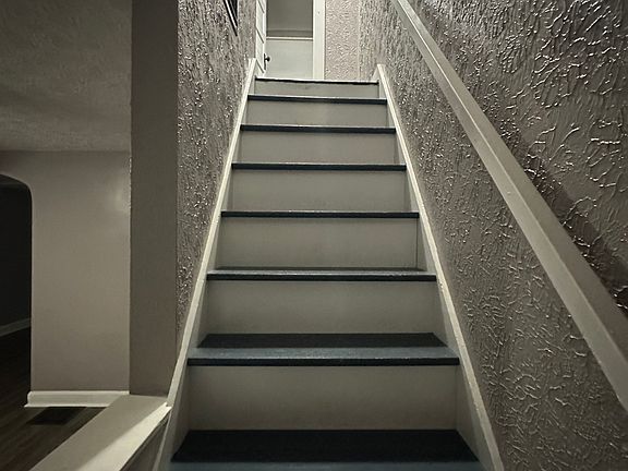 5th image of 127 W 5th Ave #127