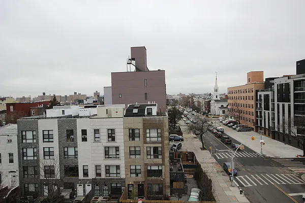 Rented by Nooklyn NYC LLC | media 32