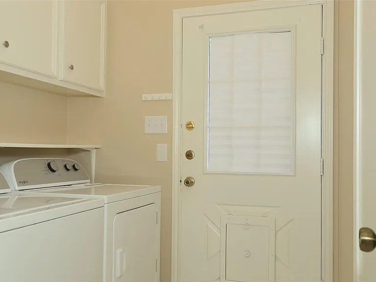 107 Manor Pl — Photo 15