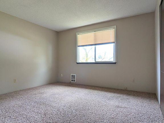 5th image of 1111 Sidney Ave