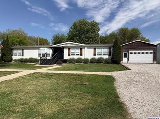 410 S 7th St, Lyons, NE 68038