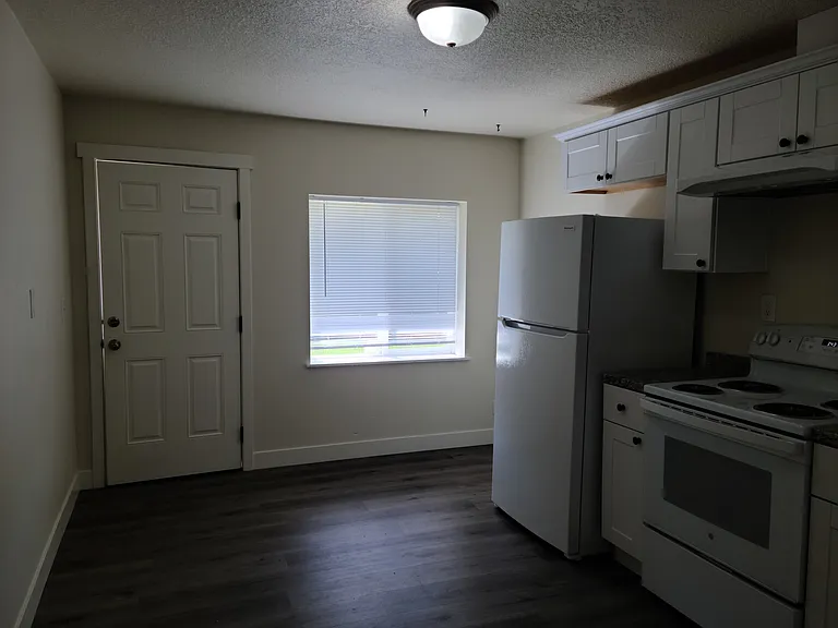 2423 Pacific Ave — Photo 4
