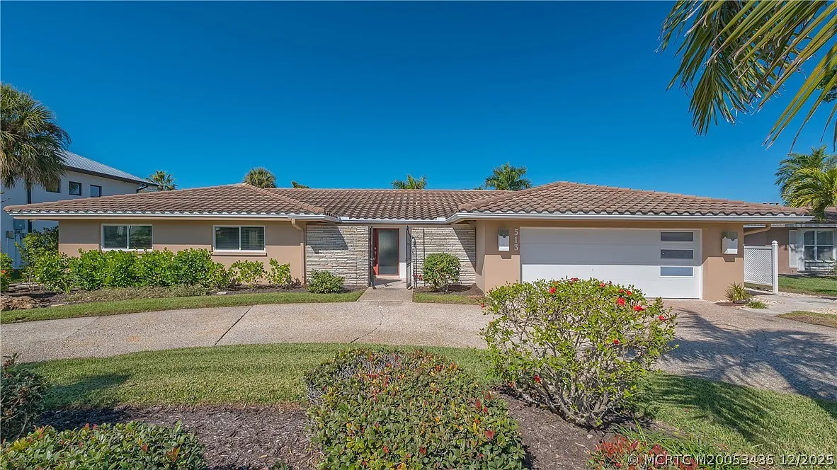 4 bed, 3.5 bath, 2292 sqft, $14,750 — Photo 1