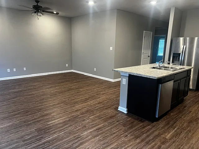 48334 Fox Hollow Blvd — Photo 2