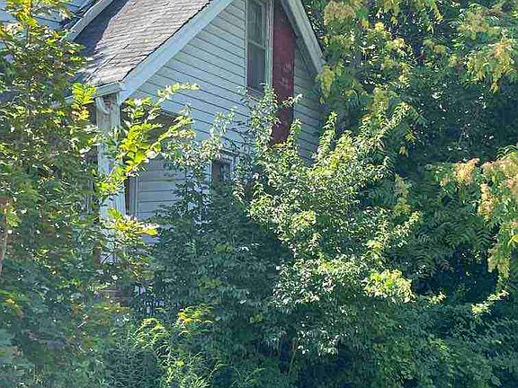 2673 Newport