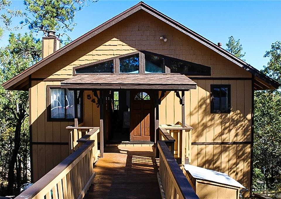 1st image of 547 Villa Grove Ave