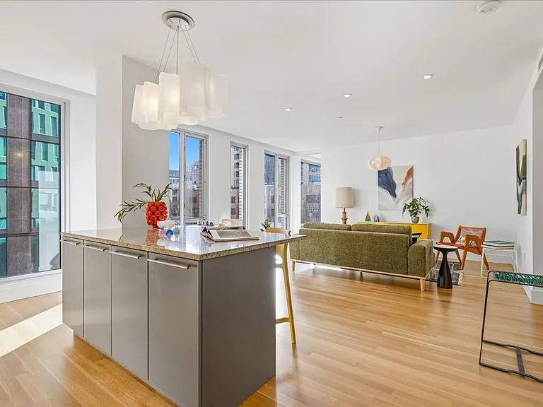 937 NW Glisan St #435 — Photo 14
