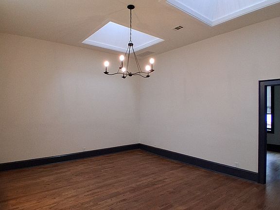 3rd image of 376 2nd St APT 6