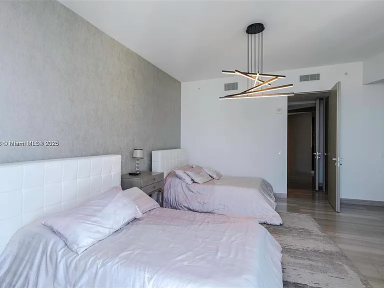 18975 Collins Ave #3004 — Photo 2