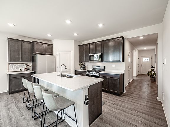 3rd image of 707 Kentshire Cir