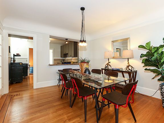 4th image of 471 Munich St