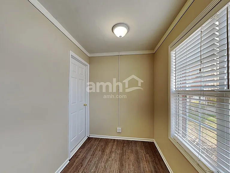8111 Kingston Dr — Photo 19