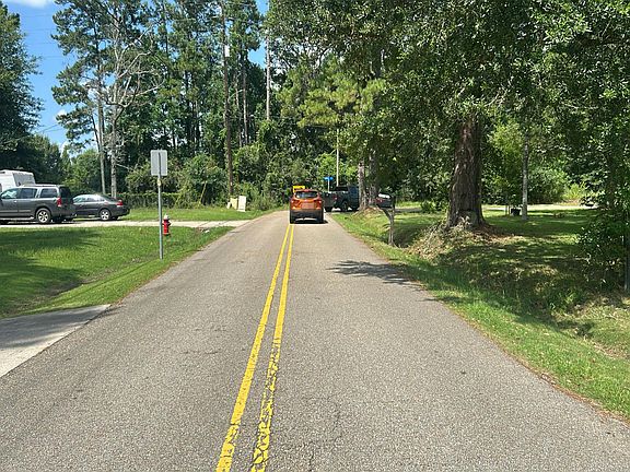 4th image of 105 Steele Rd