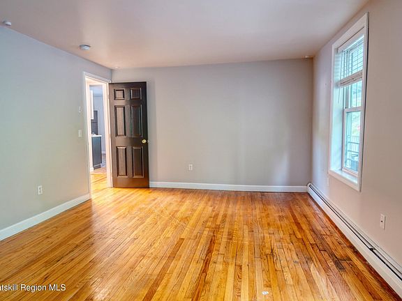 4th image of 80 Yeoman St APT 2
