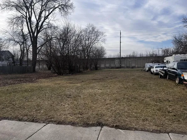 6208 12TH AVENUE, Kenosha, WI 53143