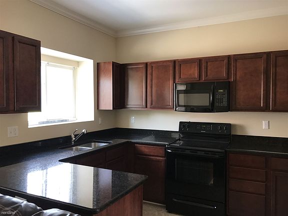 2nd image of 22079 Parkview Dr