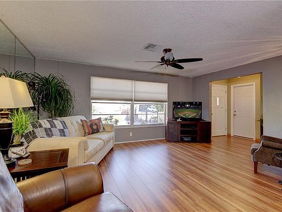 3rd image of 13434 Sorrento Dr