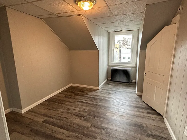 628 Edmond St — Photo 17