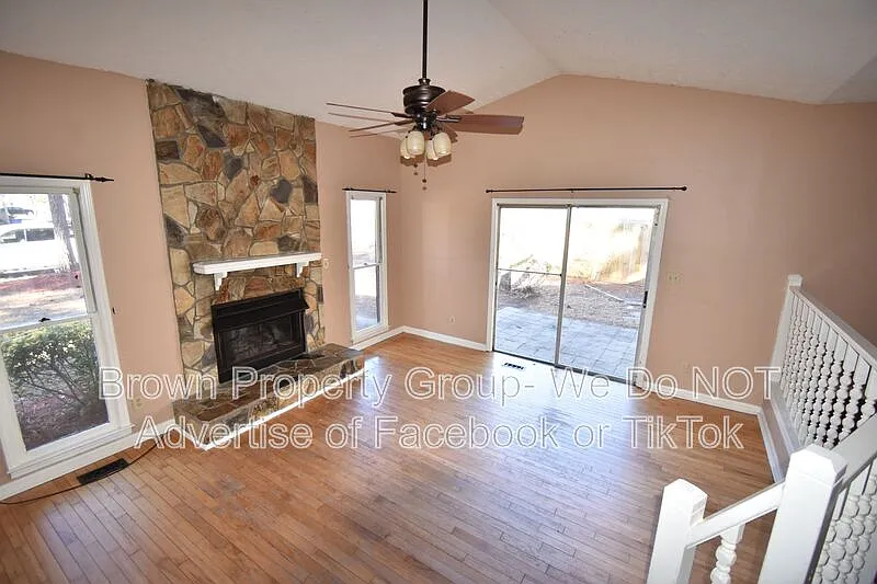 3 bed, 2.0 bath, 1191 sqft, $1,450 — Photo 3
