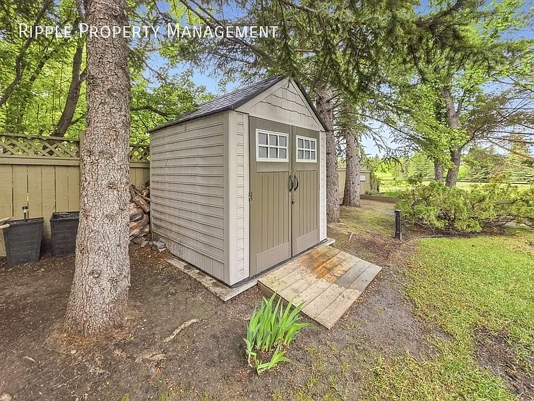 138 Mount Robson Close SE — Photo 52