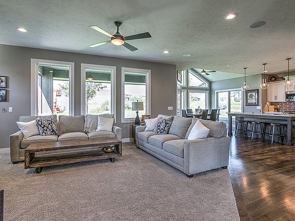 4th image of 18856 Alder Dr