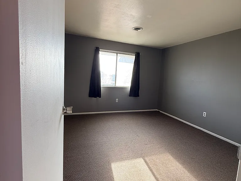 2275 N Cable Rd #17 — Photo 10