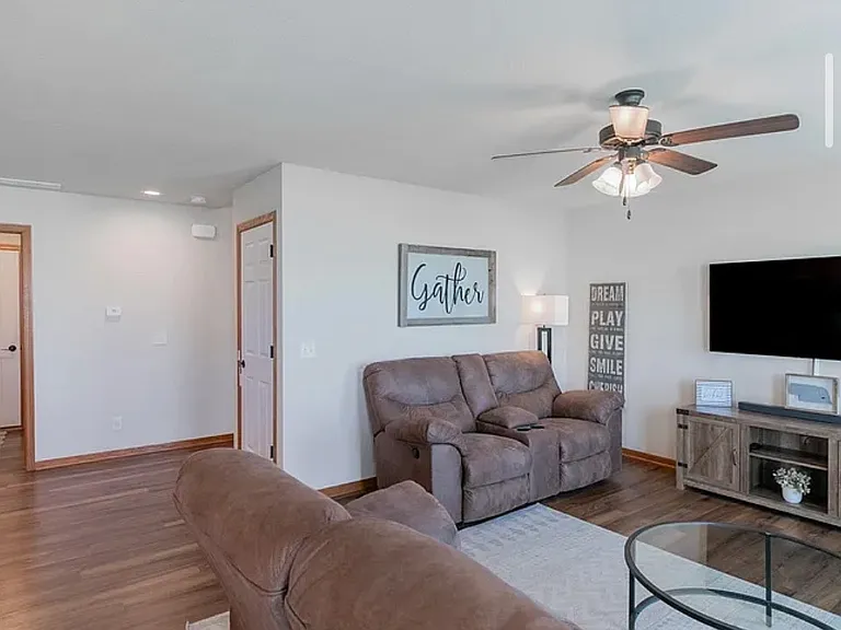8767 Ridge Hollow Dr — Photo 15