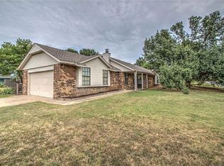 201 Mockingbird Ln, Wagoner, OK 74467