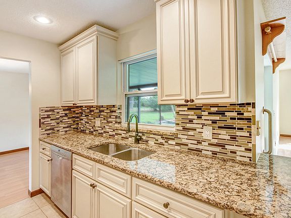2nd image of 849 Westport Dr