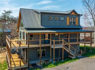 2810 Red Sky Dr, Sevierville, TN 37862