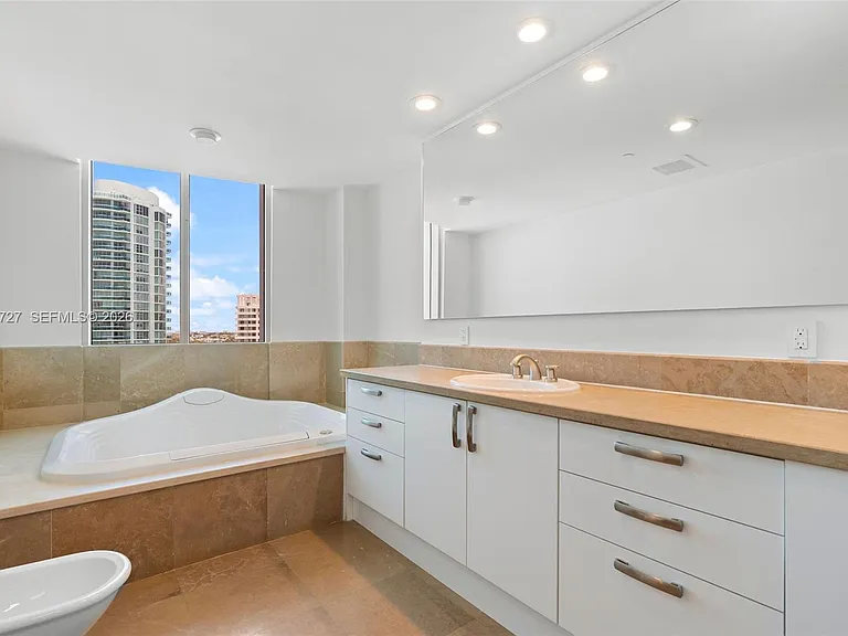 5959 Collins Ave #1101 — Photo 13