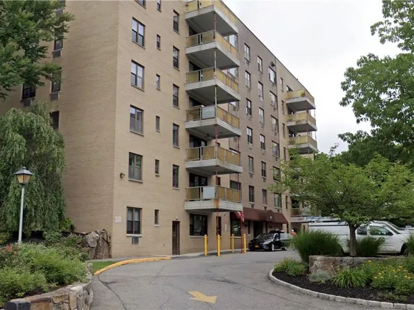 25 Stewart Place #316, Mount Kisco, NY 10549