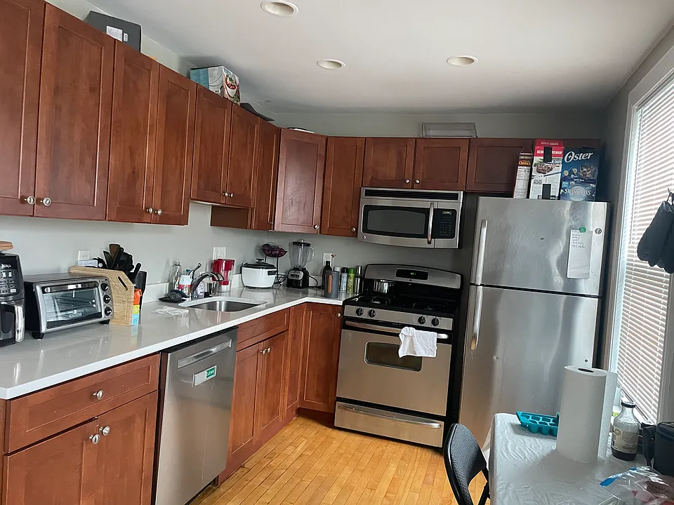 91 Stoughton St #4