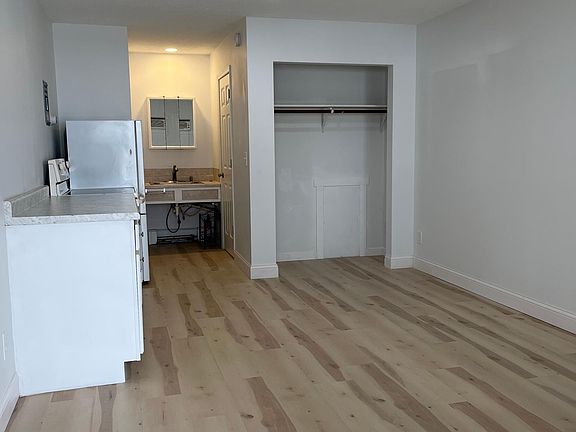 5th image of 25525 Helena Blvd #6