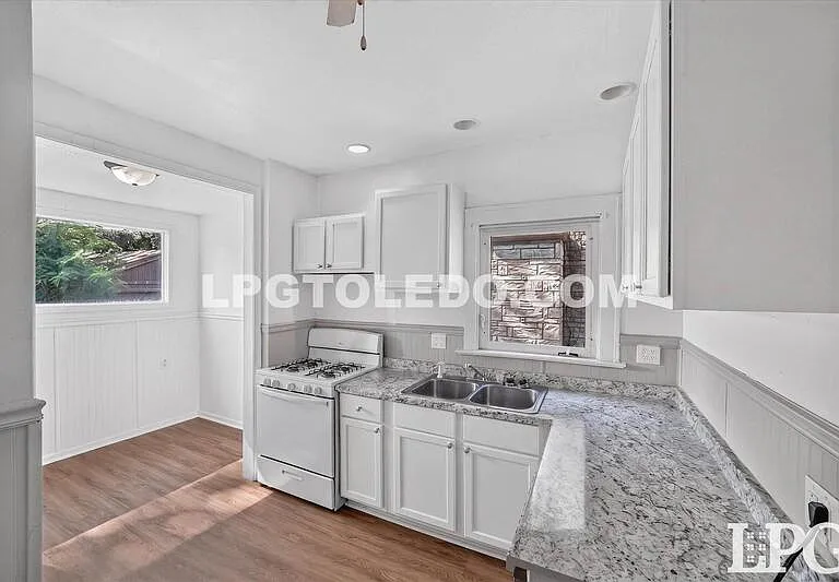 414 Bender Dr — Photo 9