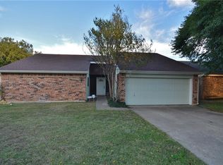 6325 Woodstream Trl, Fort Worth, TX 76133