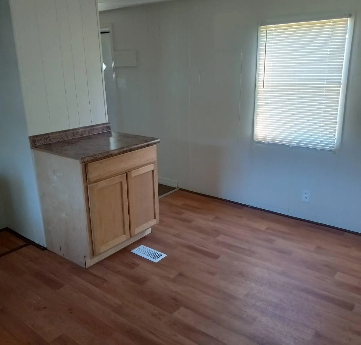 2 bed, $800 — Photo 2
