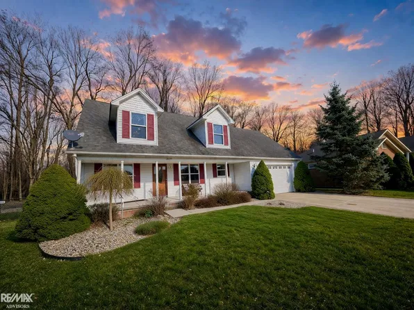 54690 Beacon Cove Cir, New Baltimore, MI 48047