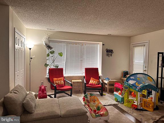 2nd image of 4618 Aberdeen Dr #A
